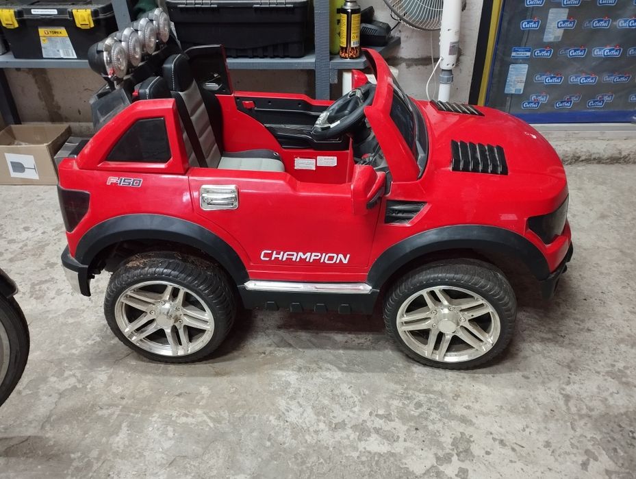 Дитячий електромобіль Bambi F150,музика,світло,радіоуправління