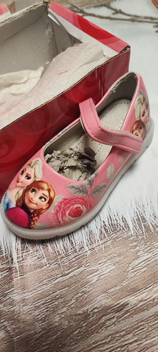 Туфли на девочку 26 размер