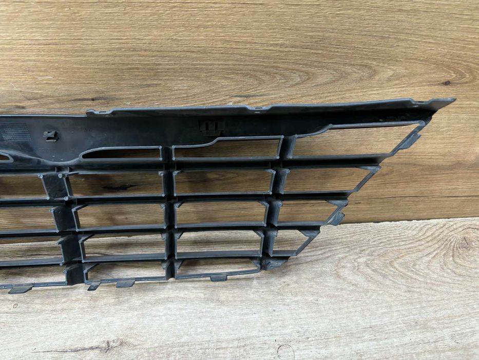 Grill atrapa zderzaka Chrysler Voyager