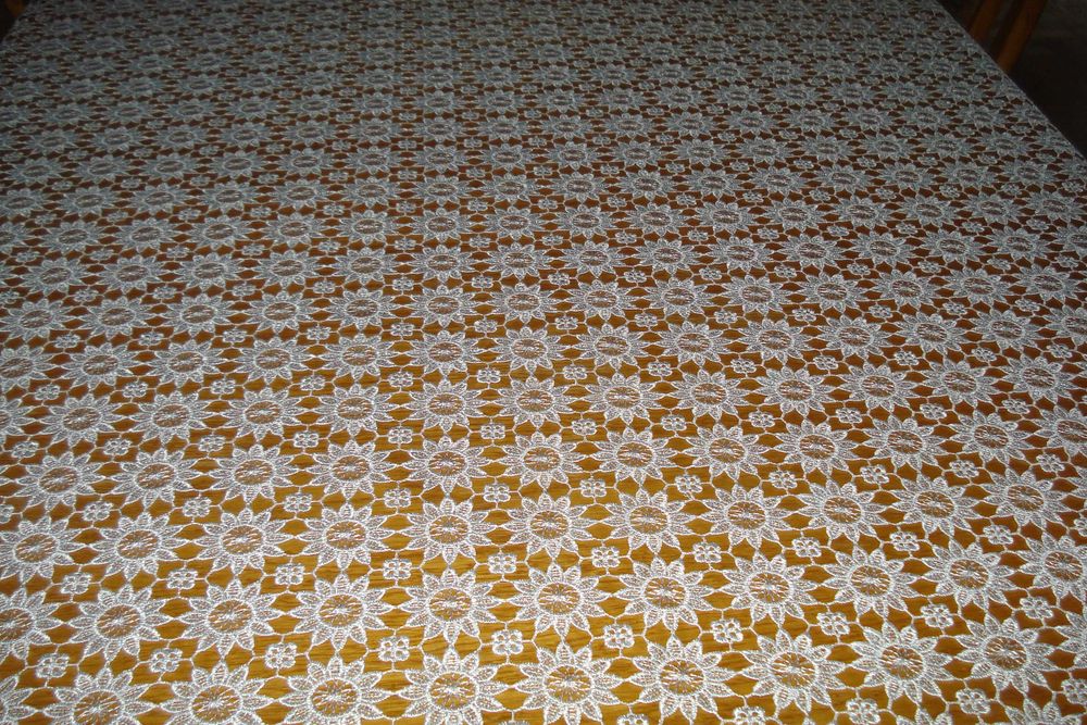 Piękny obrus gipiurowy 180x132