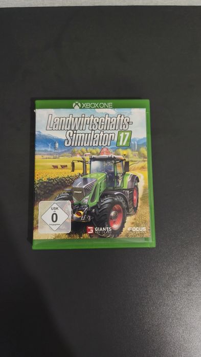 XBOX ONE S 1TB + 2 геймпади + farming simulator 17

FARMING SIMULATOR