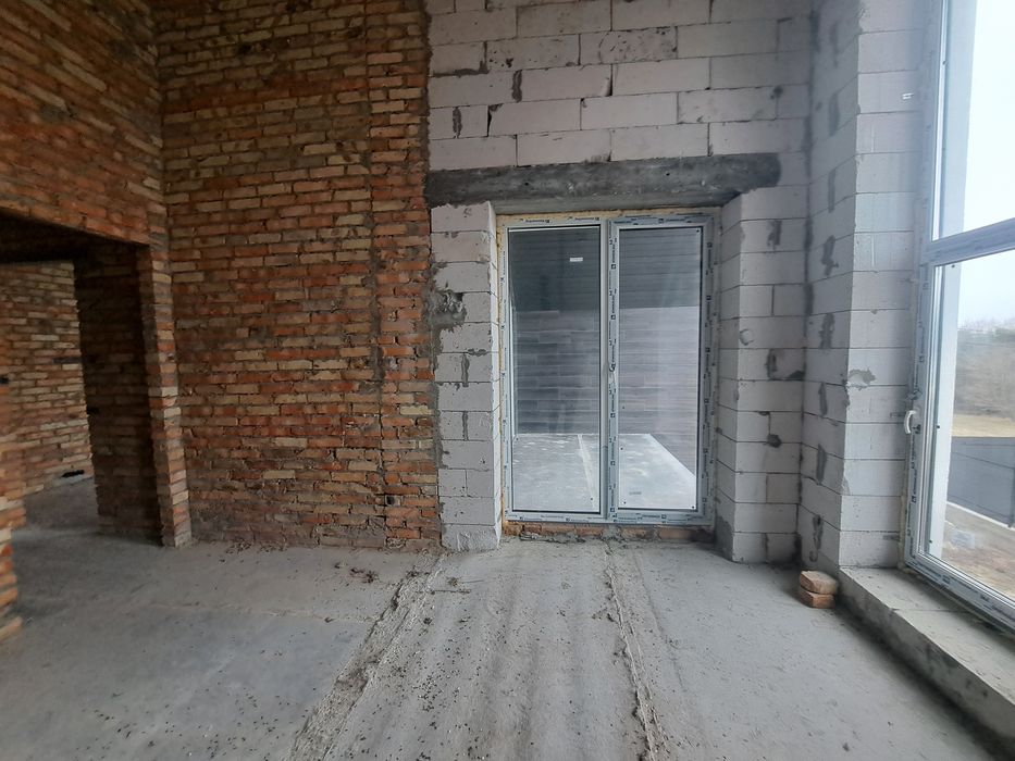 Чудовий будинок в передмісті Києва