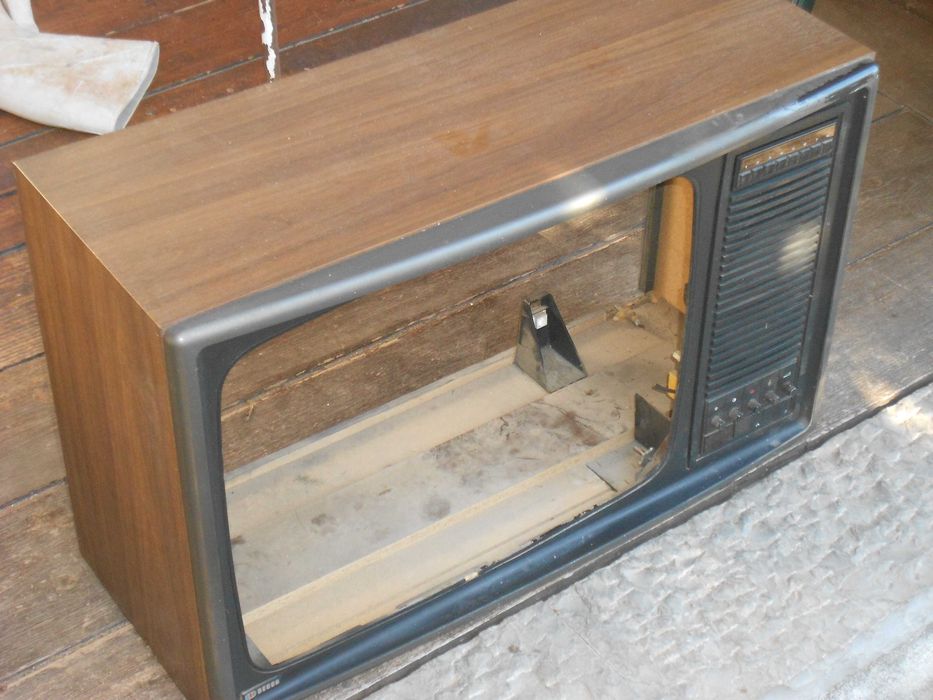 Estrutura TV muito antiga decoração - aquario - cama gatos ou outros