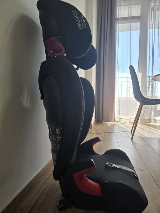 Продам автокрісло Britax romer