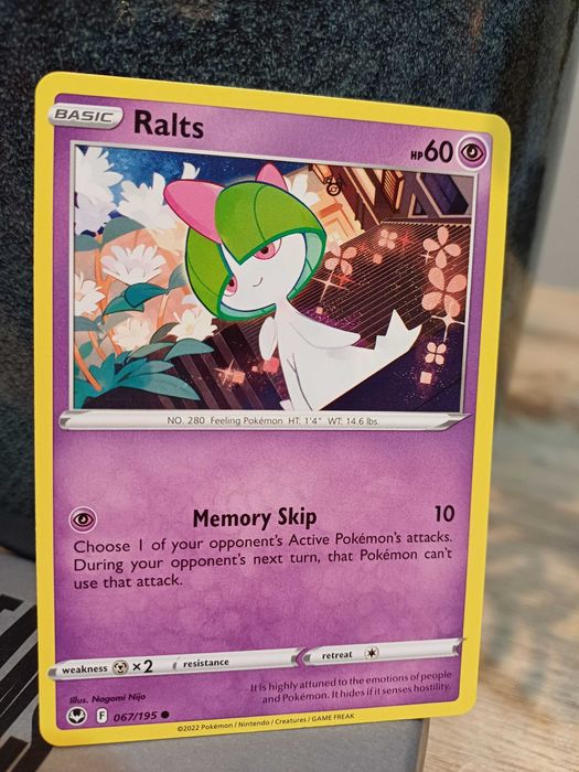 Carta Pokémon Ralts #67