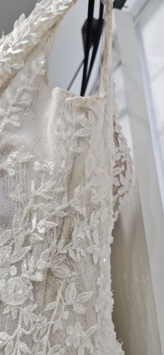 Suknia ślubna z brokatem