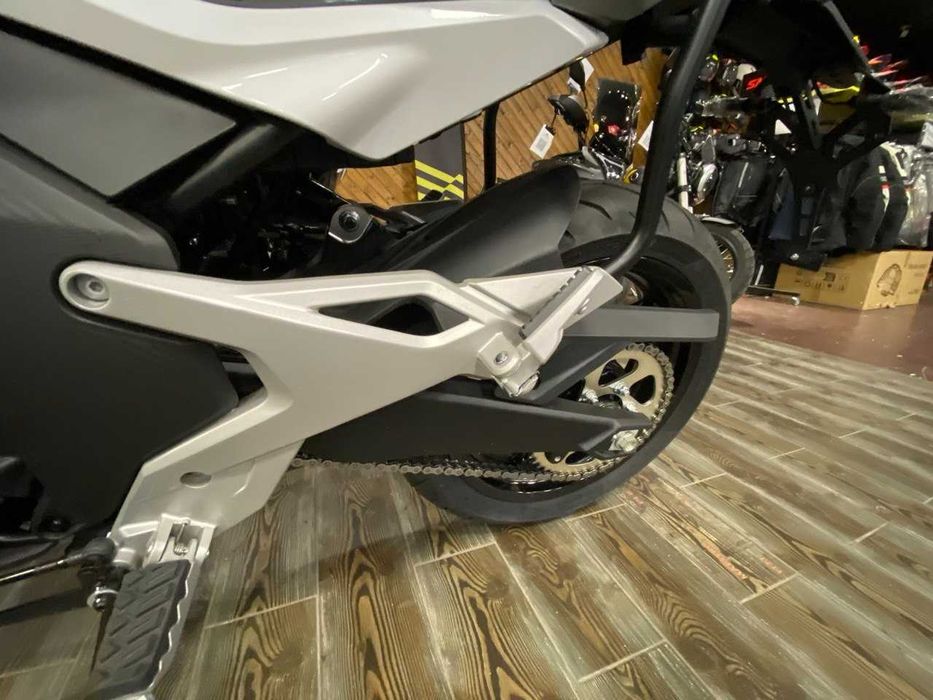 Мотоцикл CFMOTO 700MT