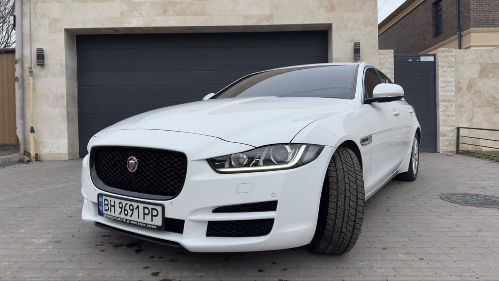 Jaguar XE, Prestige 2015