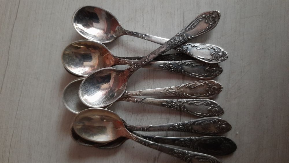 Продам мельхиоровые столовые приборы.