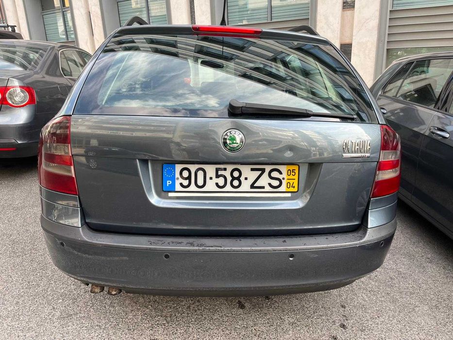 Skoda Octavia Break 2.0 TDI Caixa Automática DSG foto 2
