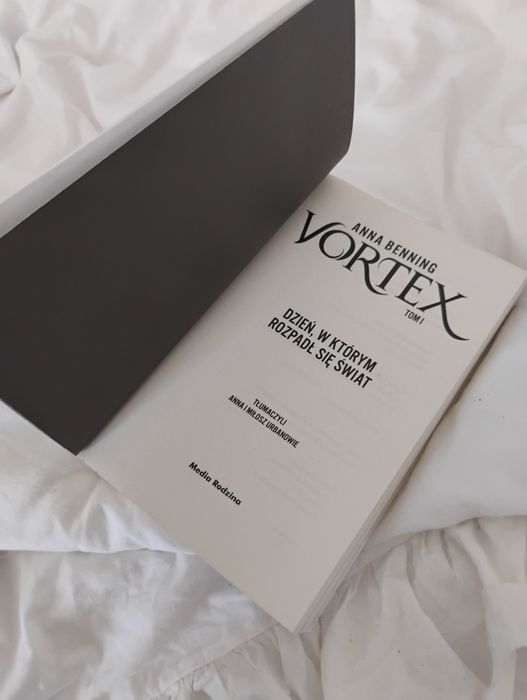 ,,Vortex" tom 1 Anna Benning