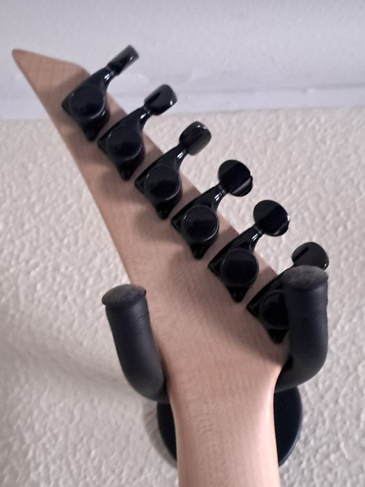 Guitarra elétrica jackson kelly com emg
