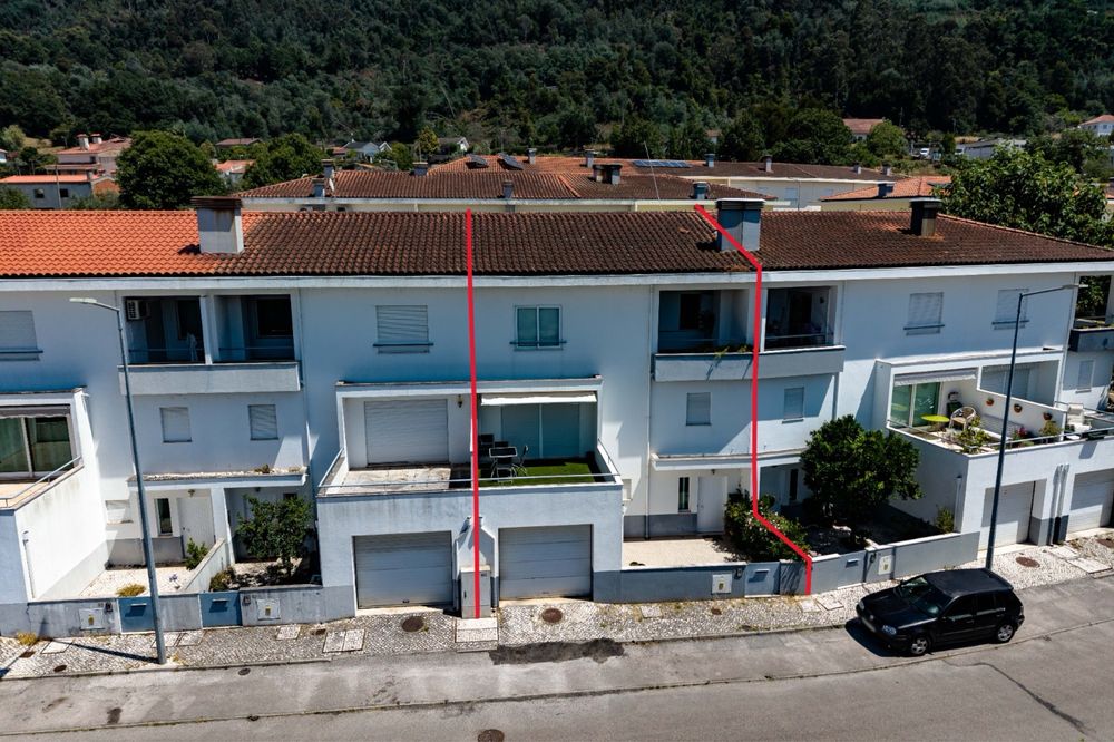 Moradia geminada T4 na Lousã