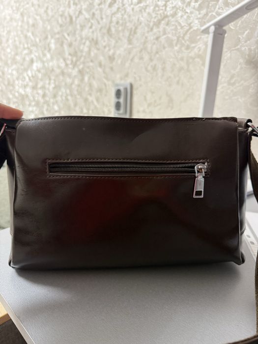 Продам сумку шоколадного цвета