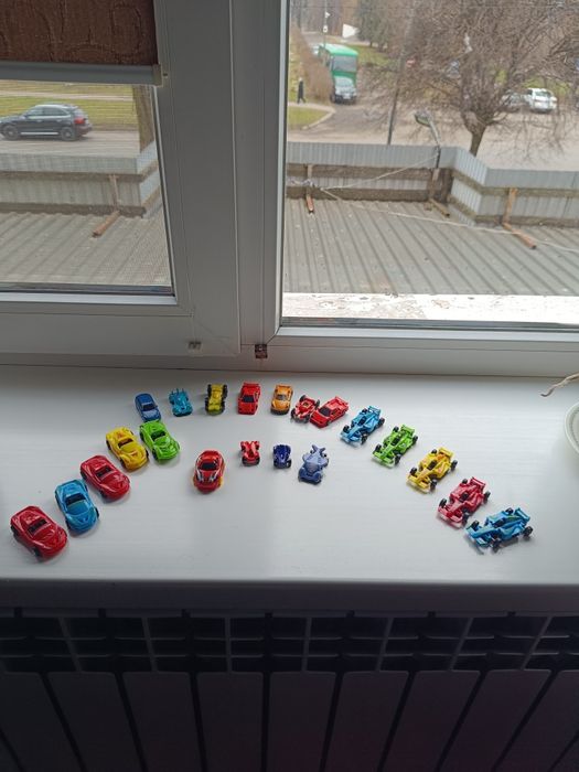 Продам маленькі машини