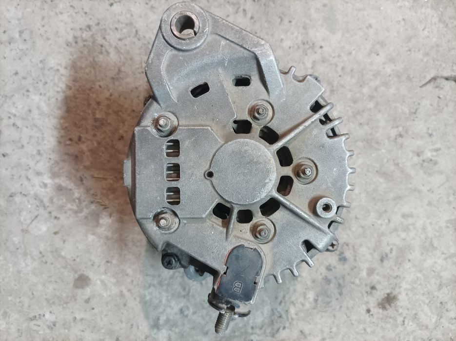 Генератор оригінал с Nissan maxima 3.0