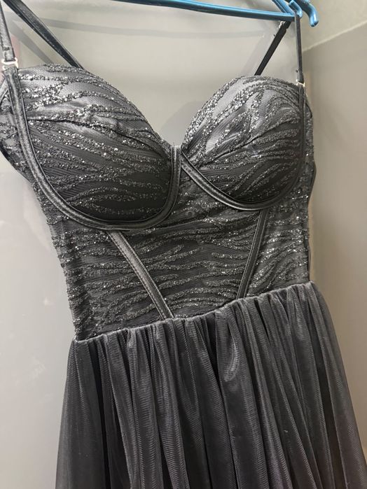 Чарівна сукня для випускного чи іншого свята