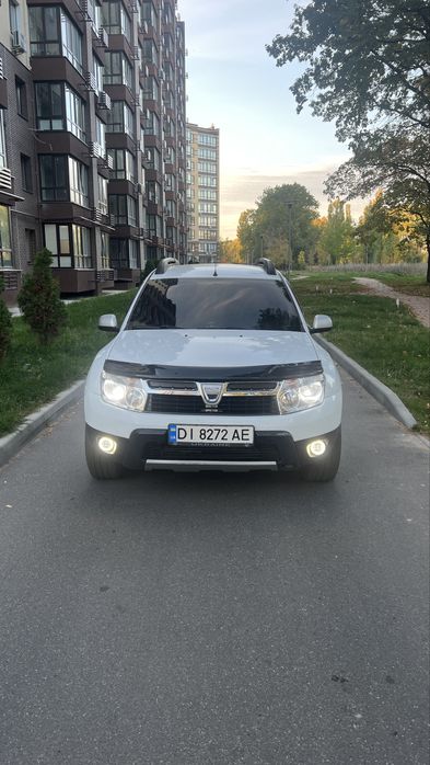 машина Дача Дастер