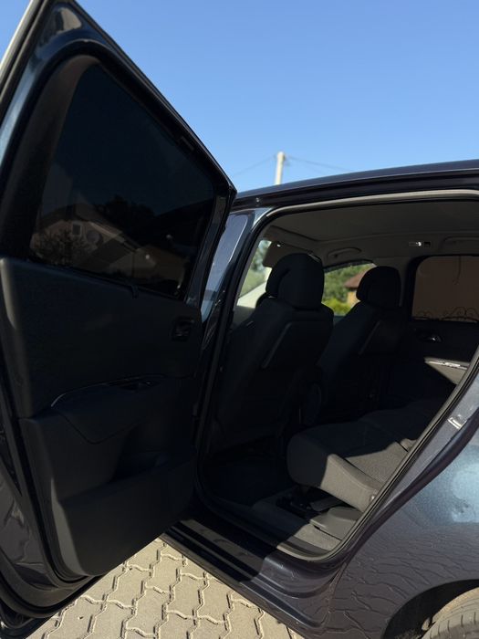 PEUGEOT 5008 2012