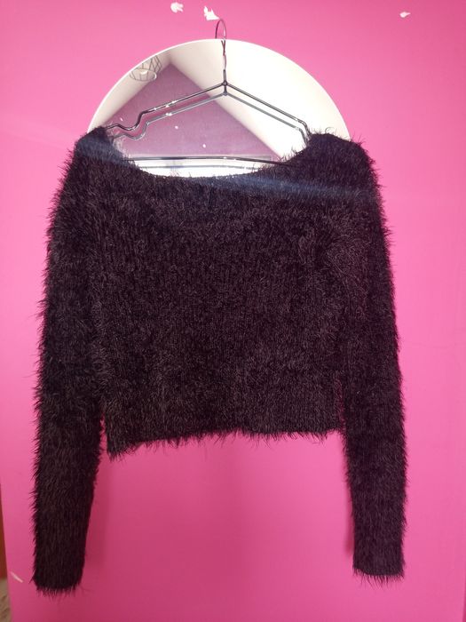 Sweterek czarny ciepły