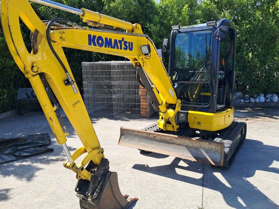 Mini giratória komatsu