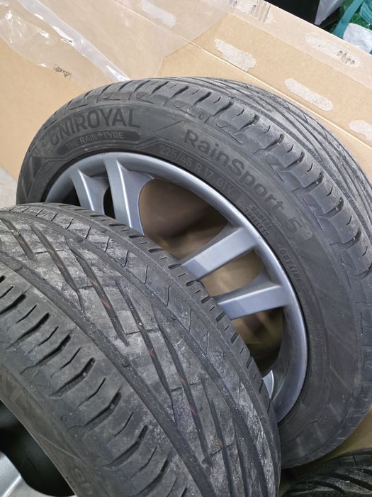 Pneus 225/45/17 Uniroyal