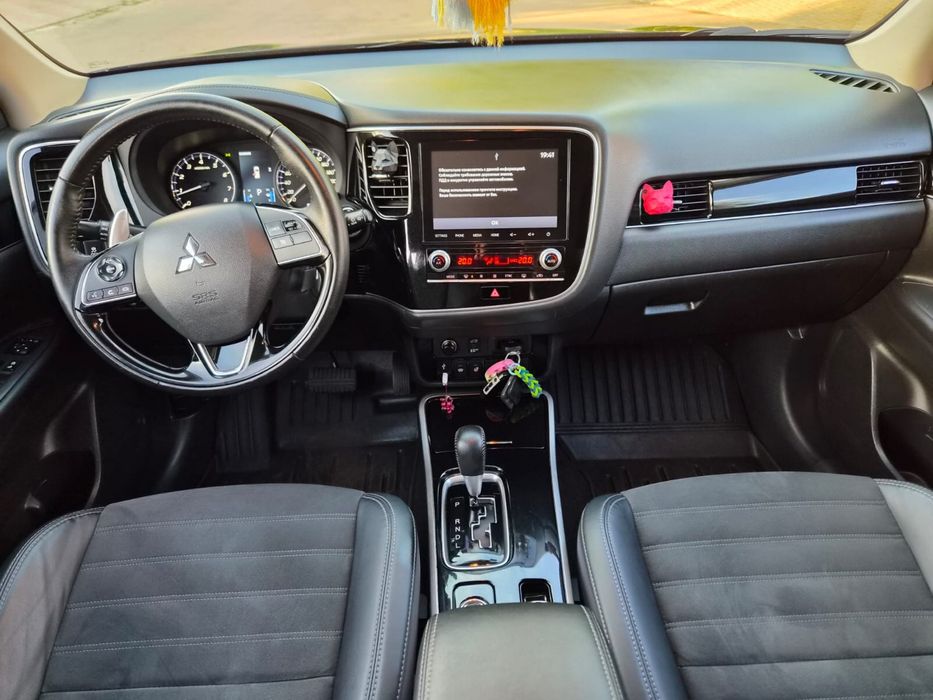 Mitsubishi Outlander  Мітсубісі Аутлендер