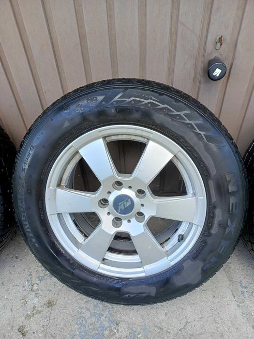 sprzedam nissan qashqai koła zimowe 215/65 /16 et 40 7JX16 H2 rok 2017