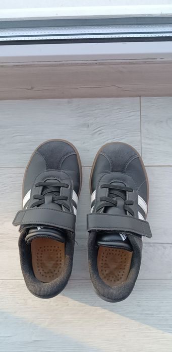 Кросівки снікерси adidas 30