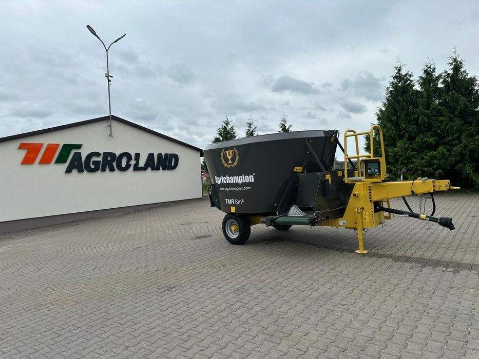 Wóz paszowy AGRICHAMPION 8 m³ – pionowy jednoślimakowy NOWY