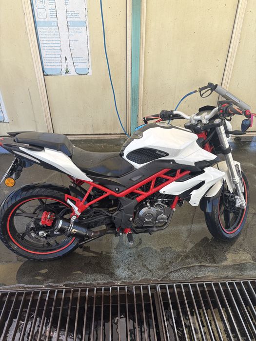 benelli 125BN modificada