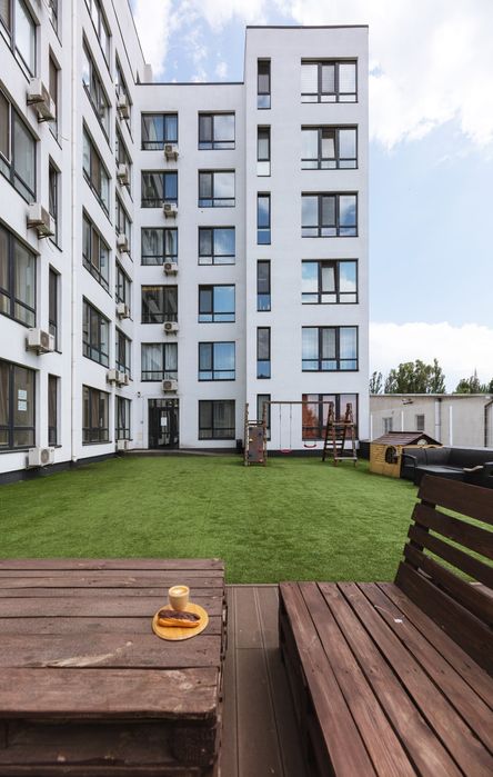 Квартира-студія в новому будинку. Ретровіль, Виговського, Виноградар