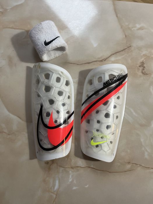 Ochraniacze Nike L + opaska