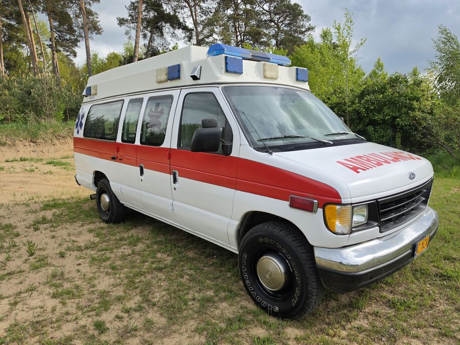 Ford e350 econoline karetka