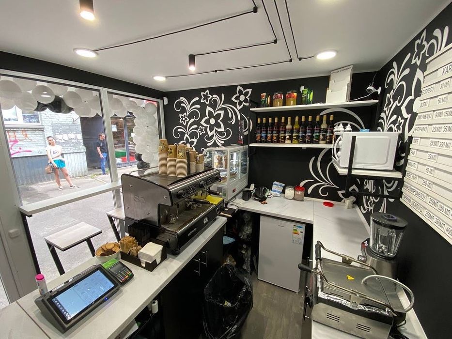 Прибуткова кавʼярня, Повністю укомплектована всім необхідним