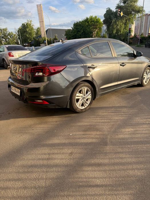 Оренда авто Hyundai Elantra 2020. р.в., газ/бензин, автомат, 2л