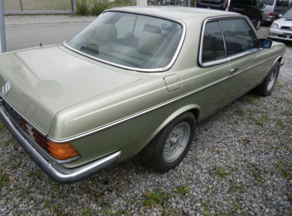 Mercedes W123 Coupe 230