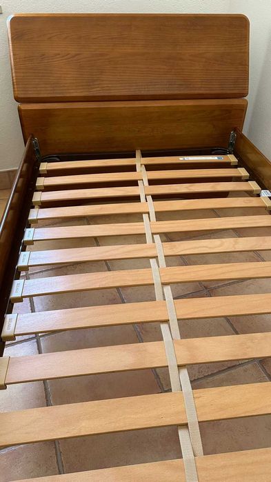 Cama de solteiro “Cerne” em madeira maciça – Oferta Colchão