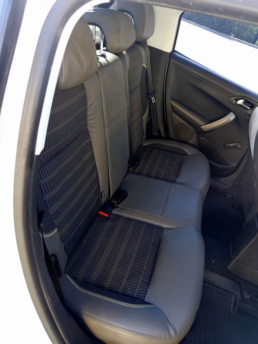 Sprzedam Peugeota 208 2015r