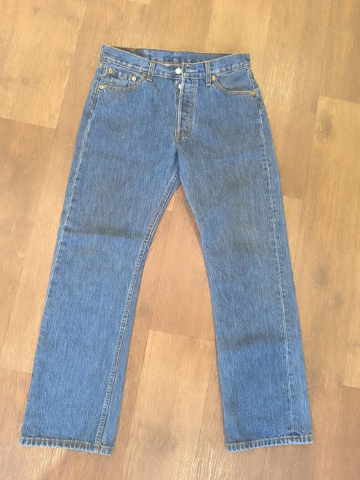 Продам джинсы levis.