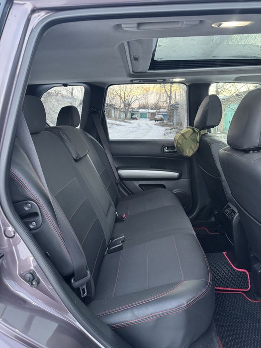Nissan X-trail 2011 року