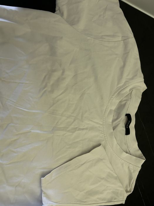 Biała koszulka basic