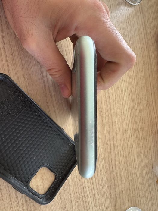 Iphone 11 bateria 100% zbity tyl i brak wibracji 128gb