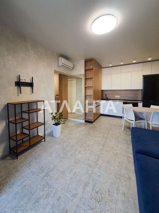 Квартира з ремонтом в новому зданому будинку Sky city компанії Будова