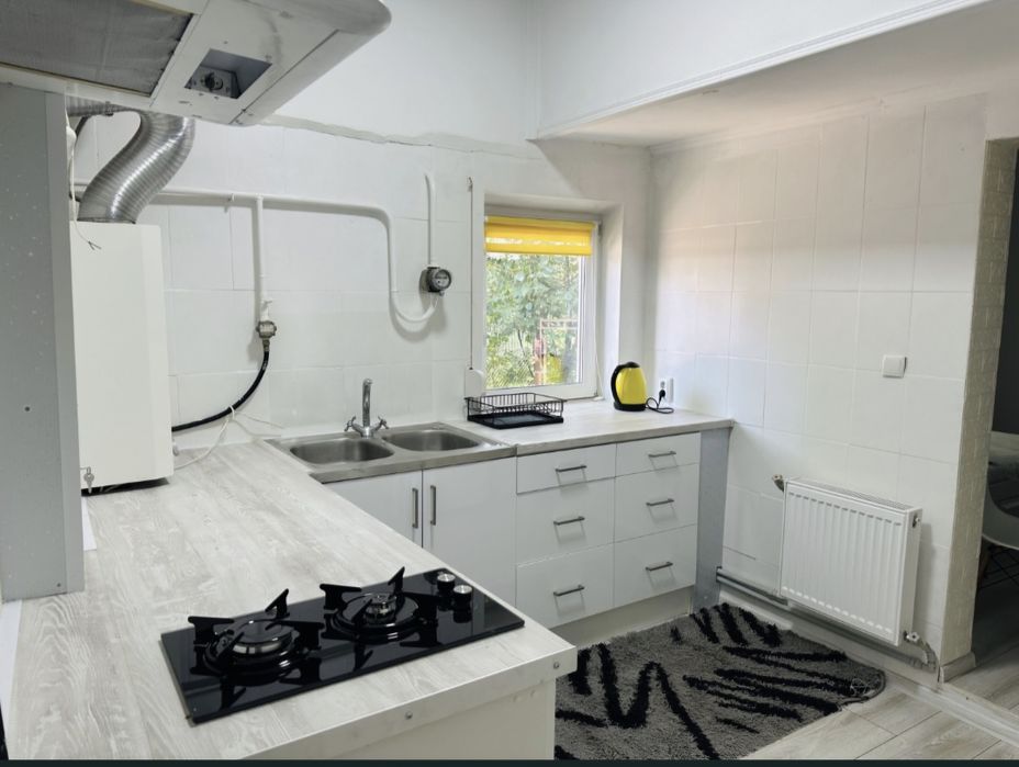 Оренда . Двоповерхова частина будинку.