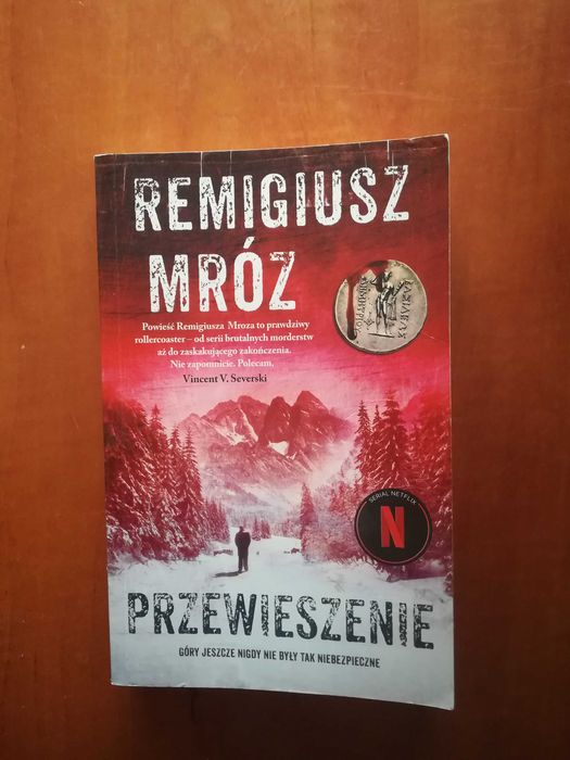 Książka Remigiusza Mroza "Przewieszenie"