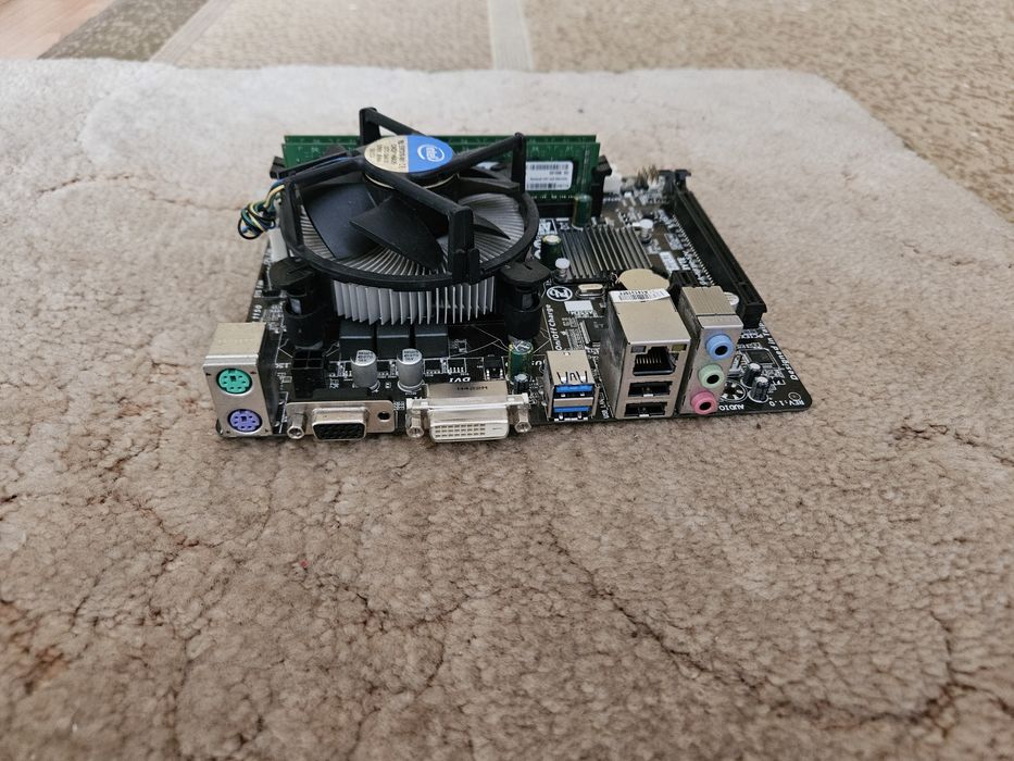 [SPRZEDAM]- Płytę główną ASUS DDR4 razem z Gigabyte DDR3