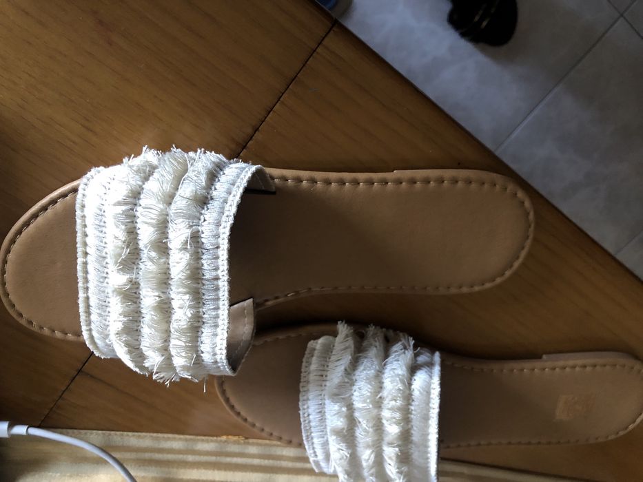 Sandalias novas bege