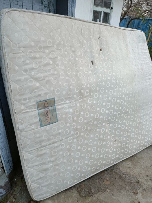 Матрас двухспальний