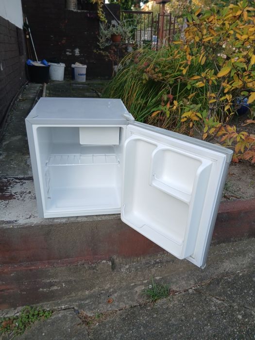 Mała lodówka z małym zamrażarnikiem firmy BOMANN  energooszczędna A ++